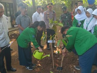 Pemkot Bogor Terapkan Program Satu Siswa Satu Pohon pada MPLS 2026