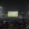Ribuan warga memadati Alun-alun GDC untuk menyaksikan nobar final Piala Dunia Spanyol vs Argentina yang digelar Pemkot Depok. Acara dimeriahkan hiburan musik, puluhan UMKM, dan doorprize.